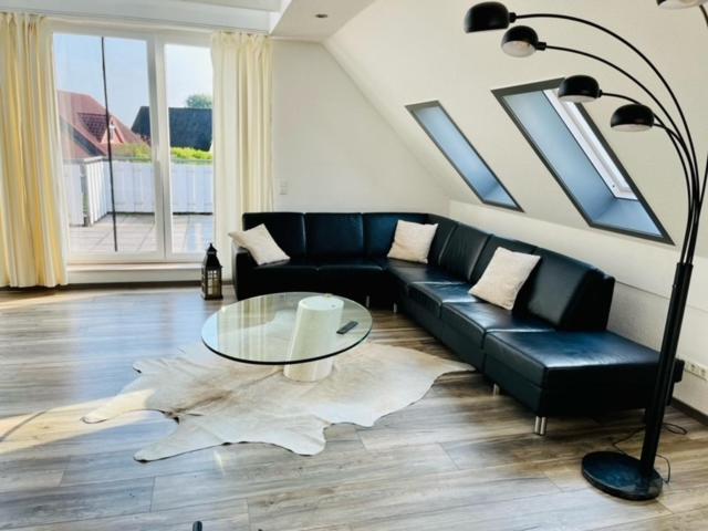 Apartment 160Qm 5 Schlafzimmer 1 Wohnzimmer Terrasse Und Balkon Wilhelmshaven Exterior photo